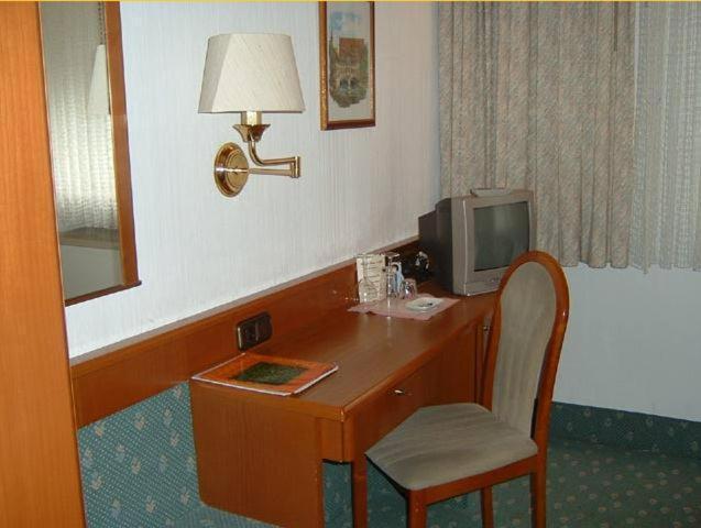 Hotel Luga Neurenberg Kamer foto